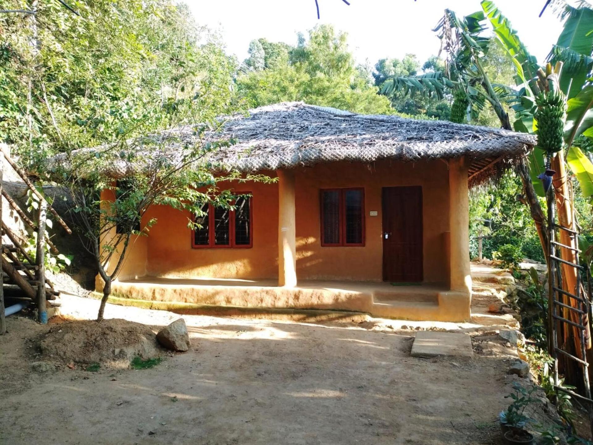 Cosmic Mud House Kanthalloor Esterno foto